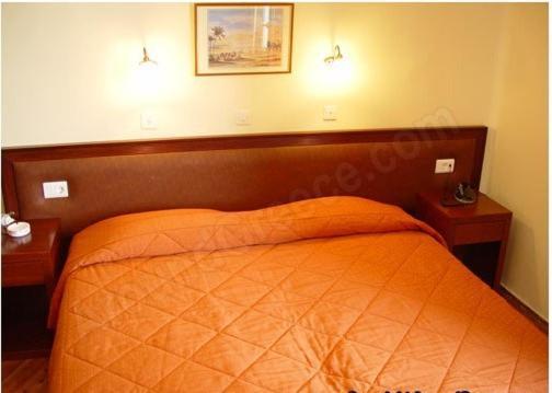 Single Room,219422777:JPEG