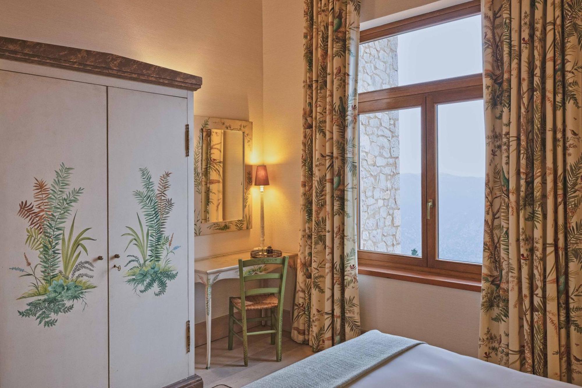 Deluxe Double Room Mountain View