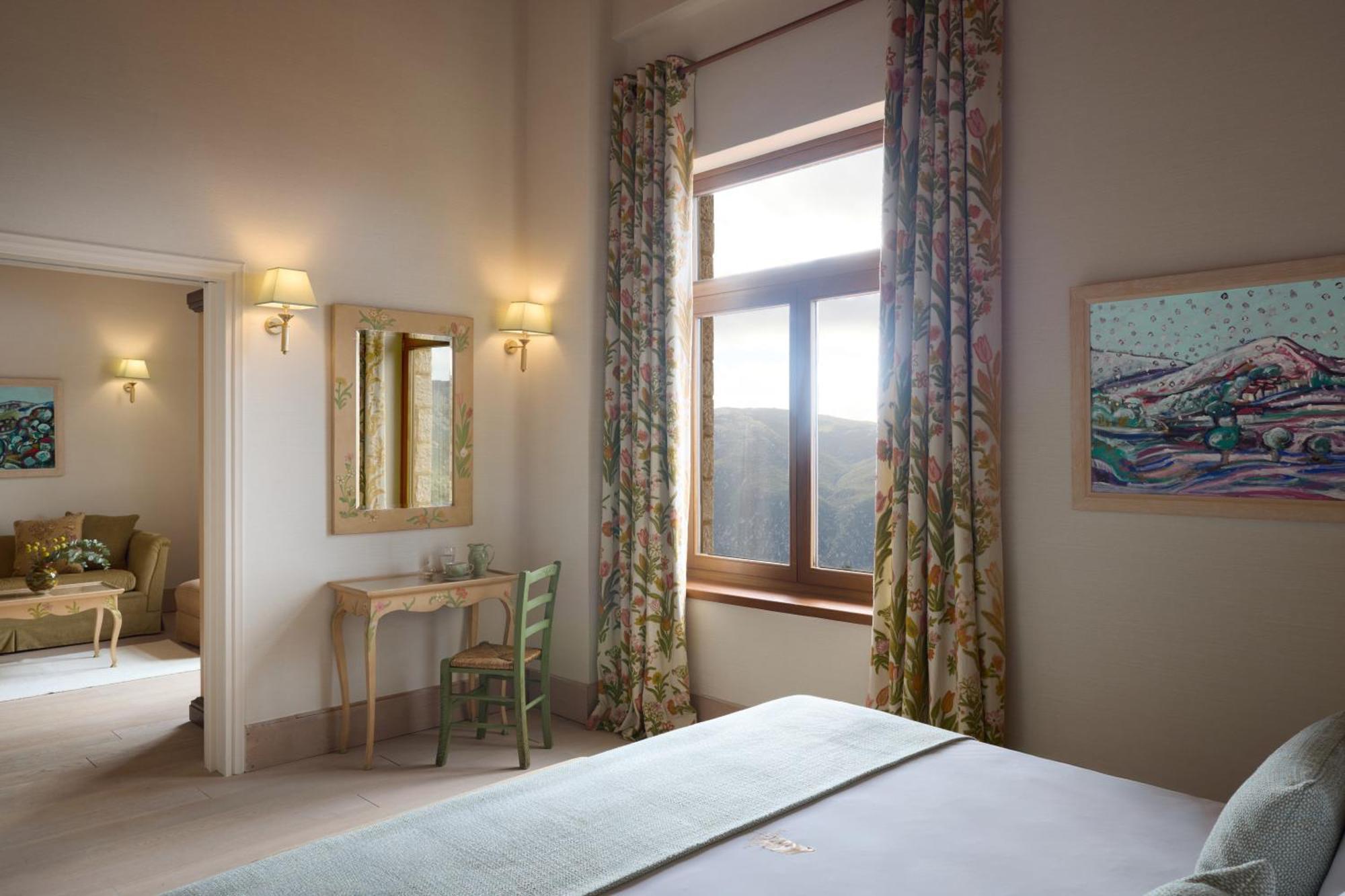 Deluxe Suite Mountain View
