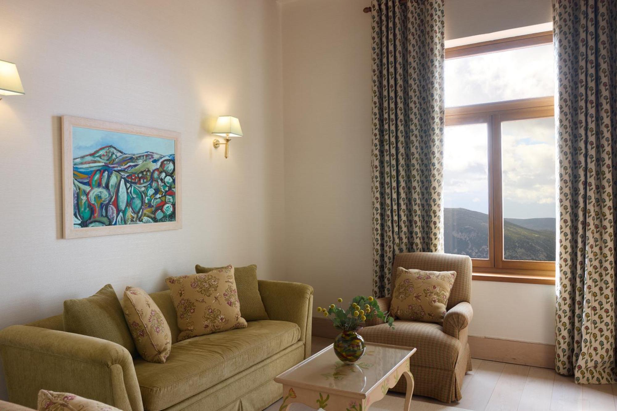 Deluxe Suite Mountain View