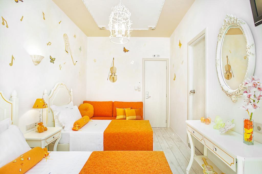 Deluxe Triple Room Mountain view