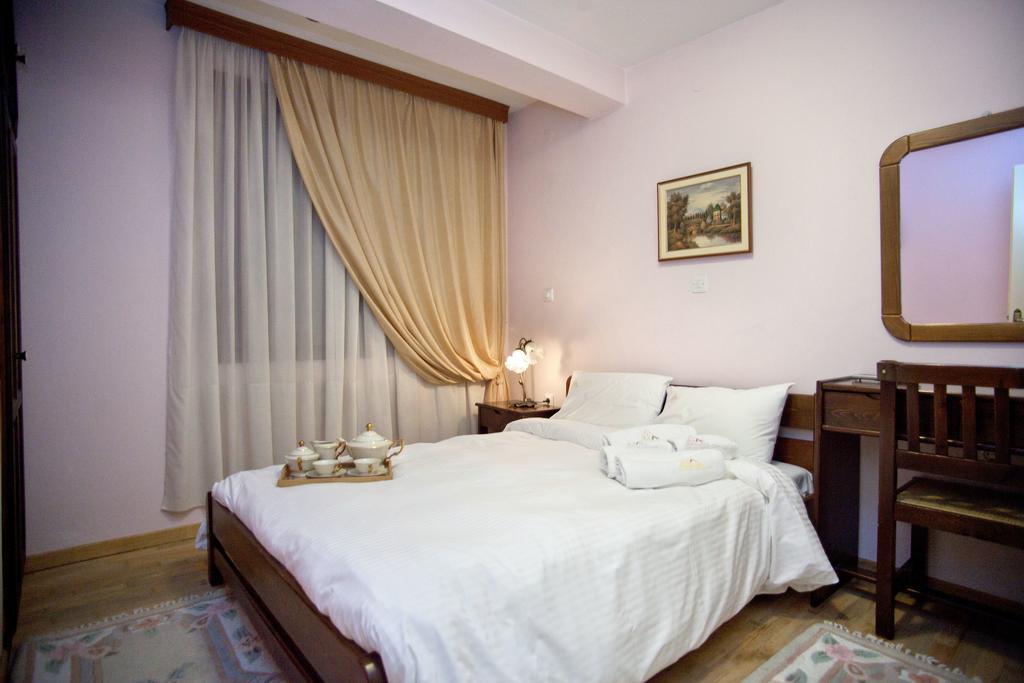 Double Room,345444004:JPEG