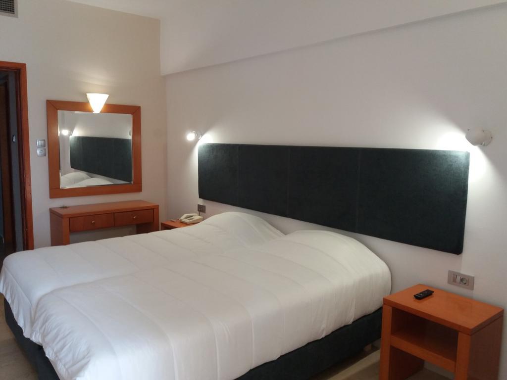 Double or Twin Room Sea View