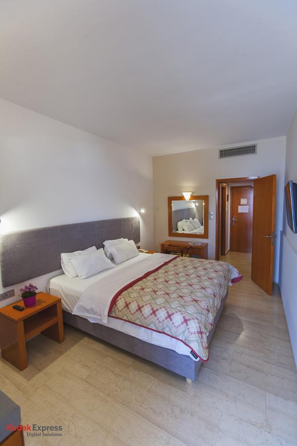 Double or Twin Room Sea View