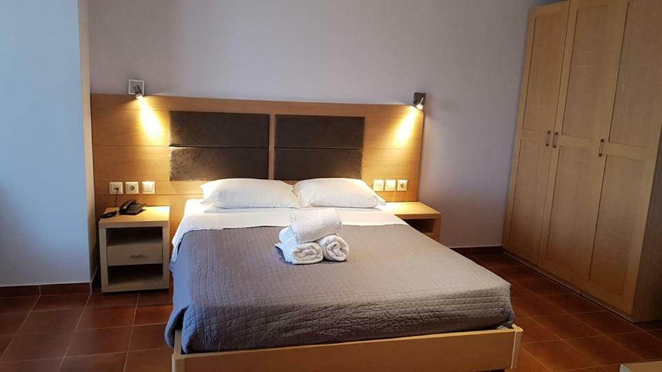 Family Room,1643771237:JPEG