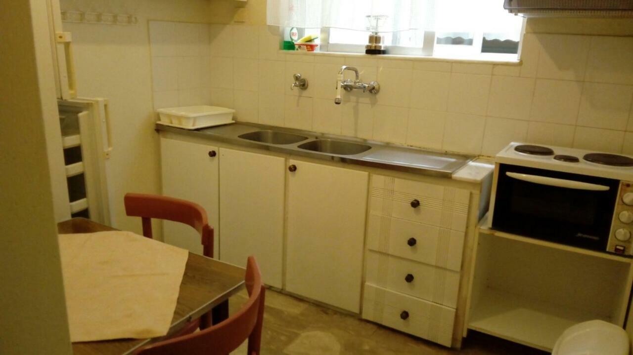 One-Bedroom Apartment,833658626:JPEG
