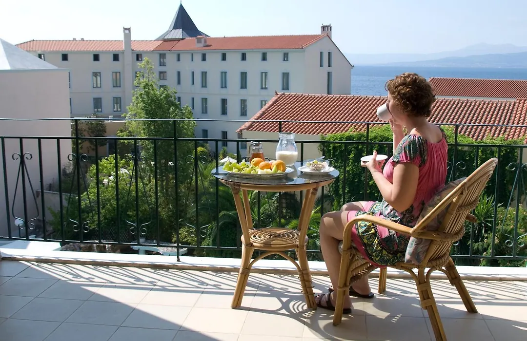 Kentrikon Hotel & Spa-1