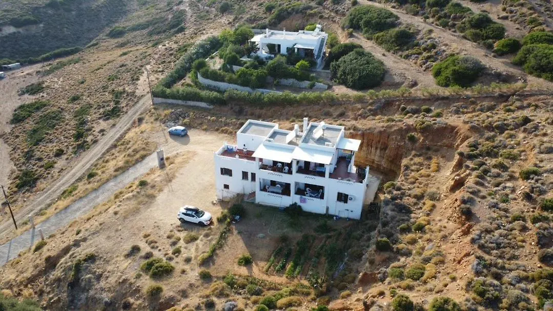 Lalarous Studios & Apartments-1