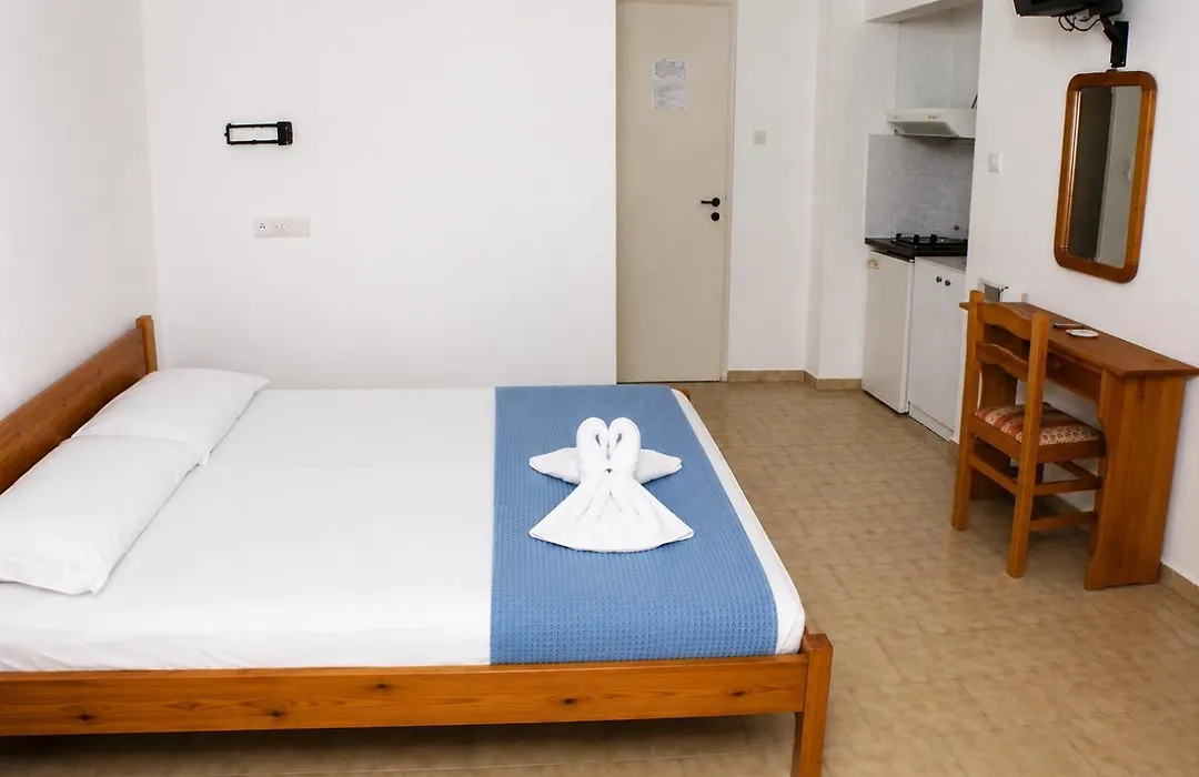 Araliki Apartments & Studios-1