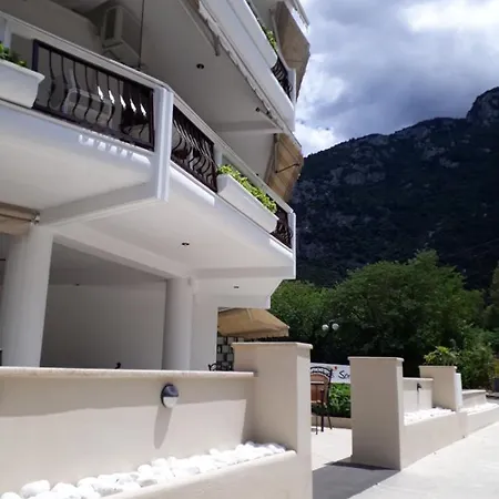 Studios Souropanis-2
