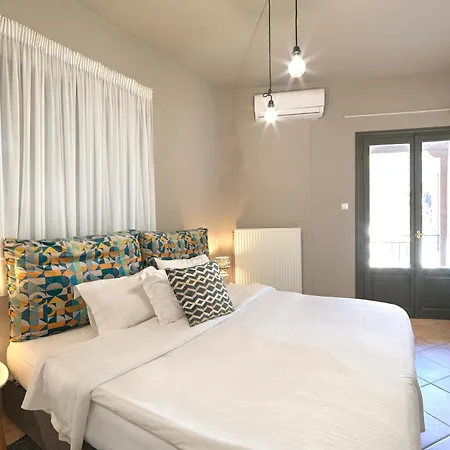 Luxury Studios & Cozy Apartments By White Hills-3