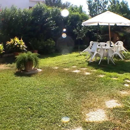 Araliki Apartments & Studios-2
