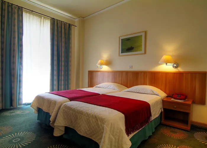 Hotels in Itea