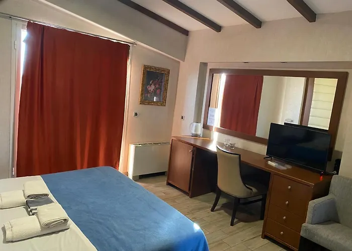 Thebes Hotels