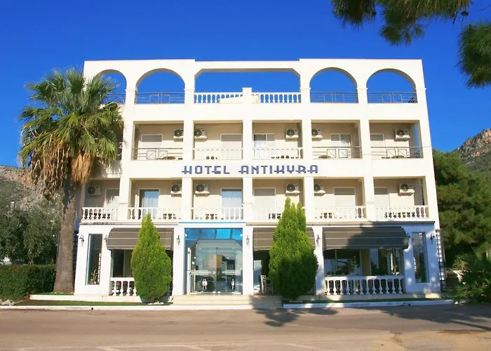 Ξενοδοχείο Ακτή Αντίκυρα